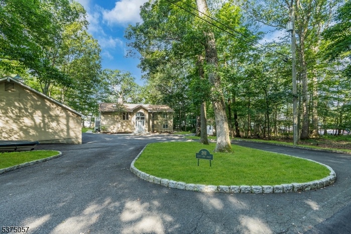 Paver entry from driveway