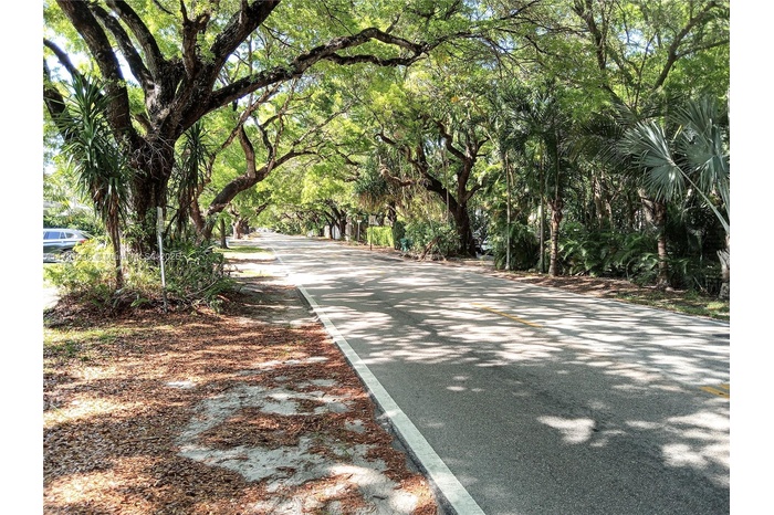 Le Jeune Road, Coconut Grove