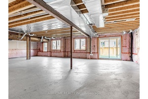 Rare Find with Walkout Basement in Berczy !