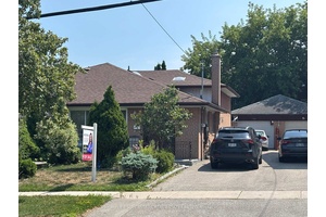 Bright, Spacious amp ; Immaculately Maintained Semi Backsplit in a Prime Family Neighbourhood.