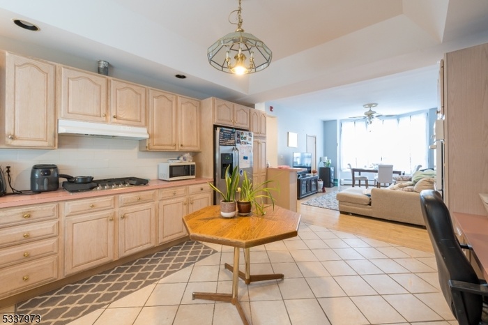 Unit 1 Eat In Kitchen/Dining