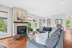 Welcome to your new perfect rural retreat, a short drive from Napanee.