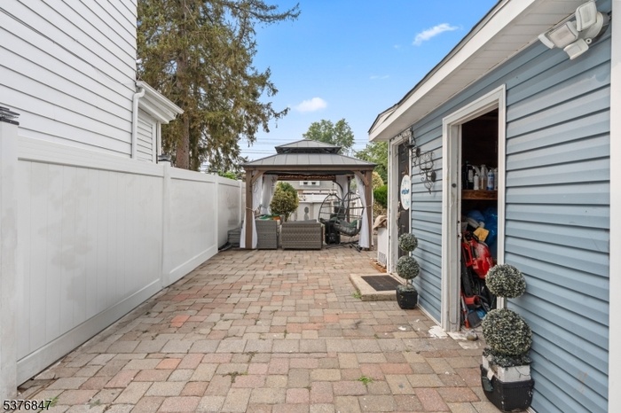 Side Yard - Paver Patio