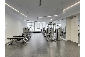 Luxury 2 Bedroom Condo In The Waterfront Communities, Bright South East Corner Unit With Great View.