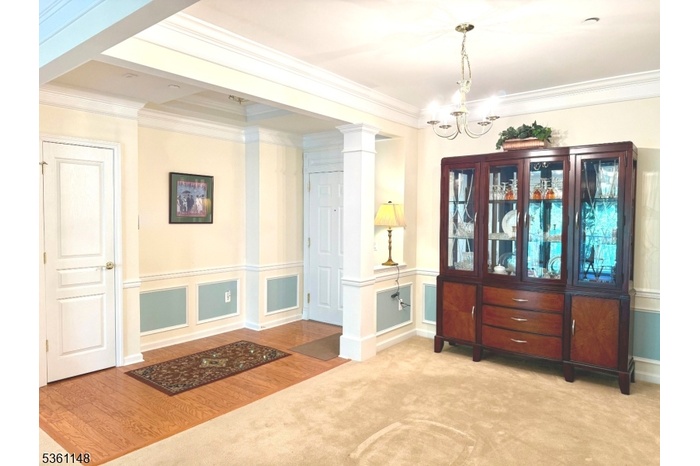 Foyer/Dining