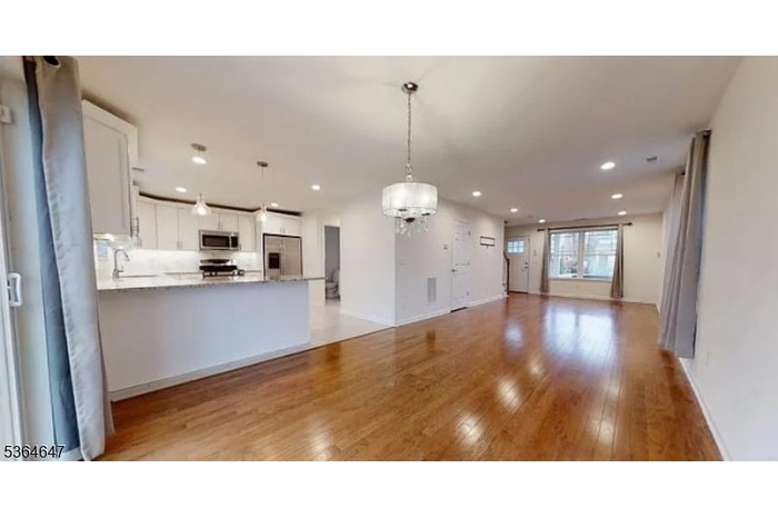 Diningroom/ Livingroom