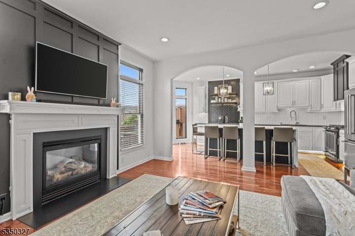 FAMILY ROOM OPEN TO KITCHEN