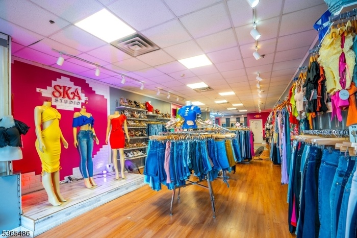 Main level -clothing store