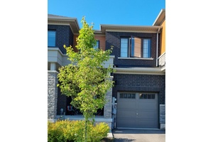 Beautiful amp ; Spacious Townhouse in a Prime Location !