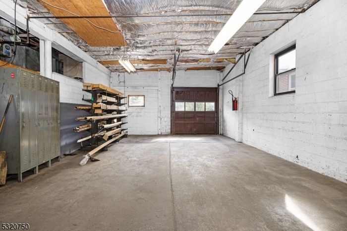 Loading dock