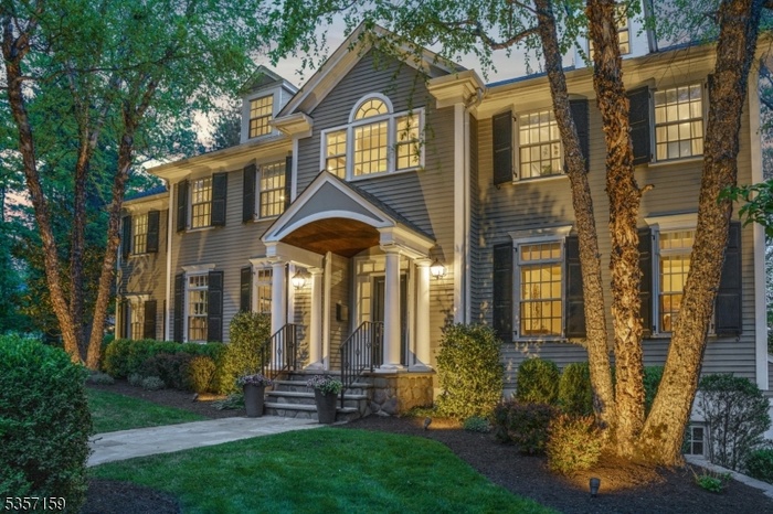 Front of Home (4 of 4)
