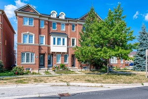 Stunning Freehold Townhouse in the Heart of Cornell !