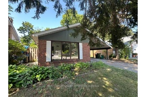 Recently renovated beautiful backsplit 3 with three bedrooms and a finished basement.