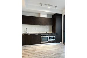 Yonge amp ; Bloor Prime Location Right Above 2 Subway Lines !