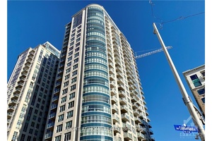 Flooring Tile, Welcome to this spacious Corner unit 2 bedroom Downtown Ottawa condo 740 sq ft.