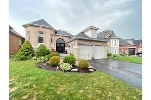 Don't miss this rare opportunity to own a beautifully updated raised bungalow in one of North Oshawa's most desirable neighbourhoods !