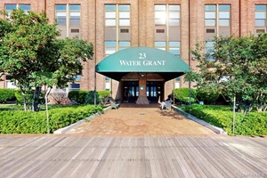 Enjoy your own private terrace with serene, uninterrupted waterfront views of the Hudson !