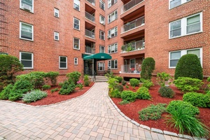 Welcome to this beautifully updated 2 bedroom, 2 bathroom condo located in the heart of Hastings on Hudson, just moments from shops, restaurants, parks, and public transportation.