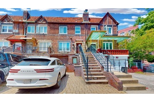Welcome to this stunning single family home located on the border of Brighton Beach and Manhattan Beach.