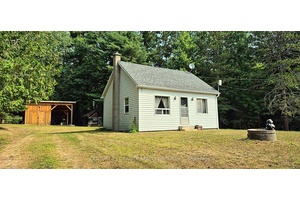 Welcome to your perfect starter home or down sizing, ideally situated on a generous.