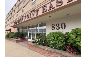 Welcome to Sunrise Point East 1F !