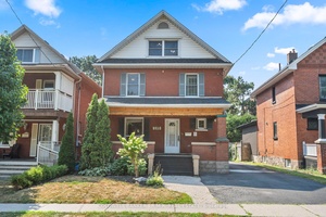 Welcome to this charming and versatile duplex in the heart of Oshawa !
