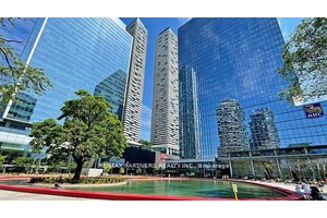 Priced to Sell Luxurious Harbour Plaza Residence By Menkes.