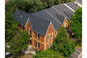 Welcome to this beautifully updated end unit townhome in Oakvilles desirable Avonlea Estates in Wedgewood Creeka well managed, upscale condominium complex surrounded by mature trees amp ; professionally landscaped grounds.
