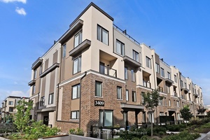 Welcome to luxurious living in Erin Mills, Mississauga !