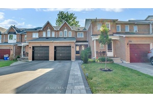 Sought After Ravine Setting !