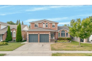 Bright, Charming amp ; Ultra Spacious Detached Home Located In Quiet, Family Oriented Neighbourhood !