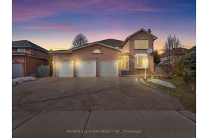 Fantastic opportunity to live in this gorgeous 4 2 bedroom, 4 bathroom detached home in prestigious amp ; sought after Cachet neighbourhood.