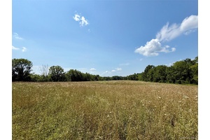 92 Acres Development Opportunity Lake Access Town of Wallkill, NY Discover an exceptional opportunity to own a prime 92 acre parcel in the scenic and sought after Town of Wallkill, ...