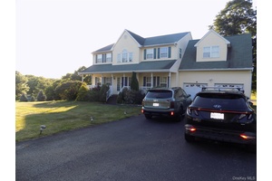 8 Cedardale Loop, Wappingers Falls, NY 12590 Beacon School District 4 to 5 Beds 3 Baths Mother daughter Possibilty.