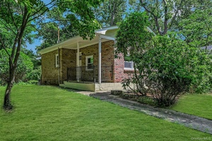 Fully updated home on just shy of a quarter acre in the heart of Flanders !