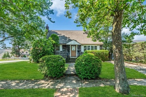 THIS HOME 0FFERS A UNIQUE OPPORTUNITY FOR BOTH HOMEOWNERS amp ; SAVVY INVESTORS ALIKE.