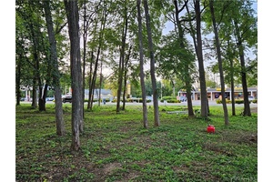 East Fishkill Exceptional investment opportunity with this prime commercial property situated in a high traffic location on NYS Route 376.