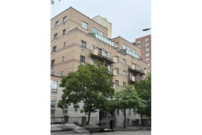 View of apartment building / complex