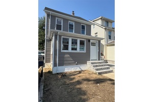 Welcome to 194 45 Murdock Avenue a beautifully renovated 4 bedroom, 3 bathroom home in the heart of St.