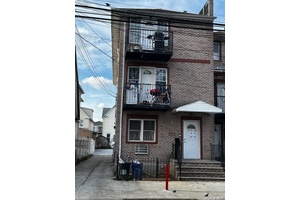 Legal 3 dwelling, brick house in heart of S.