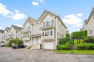 21 Arbor Glen Bright, Spacious Corner Townhouse in New Rochelle Discover the perfect balance of space, comfort, and convenience in this well maintained 3 bedroom, 2.