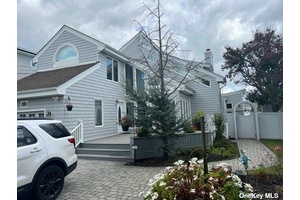 Custom built modern contemporary Waterfront Paradise !
