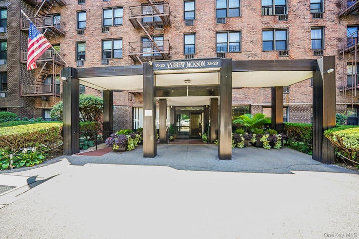 View of apartment building / complex