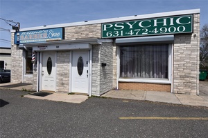 Don t miss this rare chance to own a high visibility commercial property in the heart of Holbrook.