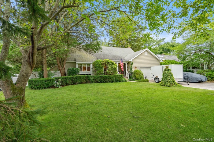 Welcome!! Beautiful manicured property and driveway.