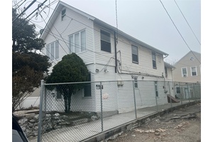 EXCELLENT 2 FAMILY HOUSE FULL DETACHED WITH PRIVED DRIVEWAY PARKING FOR 4 CARS CLOSE TO TRANSPORTATION 10 MINUTES TO RIIS BEACH PARK