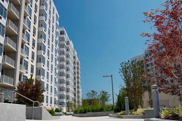 View of apartment building / complex