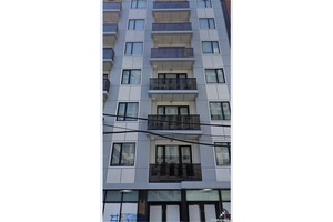 LIC Luxury 1 Bedroom Condo Apartment With Balcony.