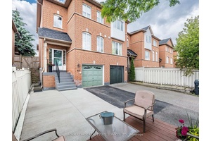 This beautifully designed 2 storey END UNIT townhouse that feels just like a SEMI checks all the boxes !