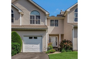 Lovely Charleston Model Townhouse in the Gated Community of Willow Ponds on the Sound Located in a prime spot just steps from the scenic path leading directly to the beach, ...